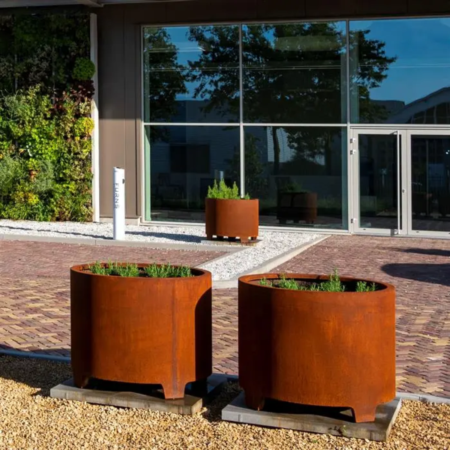 Nova Studio - Vas de plante Corten Circum – Setting